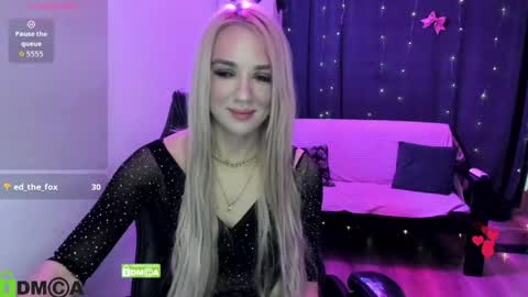 dances_queen online show from 05/15/26, 09:05
