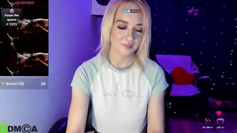 dances_queen online show from 06/19/26, 07:12