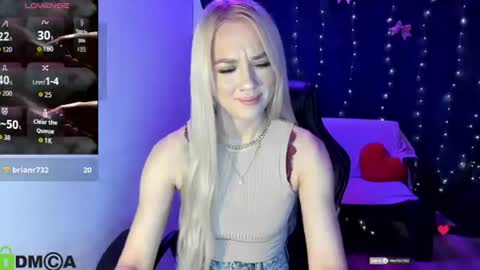 dances_queen online show from 06/24/26, 07:07