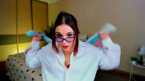 Snapshot of dancingsurprise chatting on 07/26/26, 09:16 Olivia online show from 07/26/26, 09:16