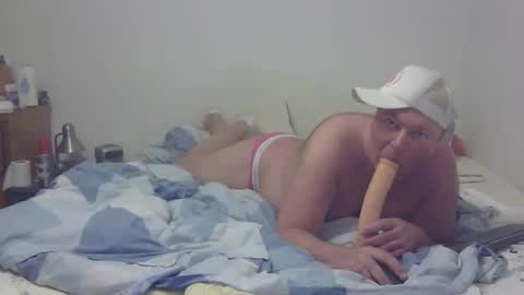 Snapshot of dandyhandys chatting on 10/22/25, 03:23 Andy online show from 10/22/25, 03:23