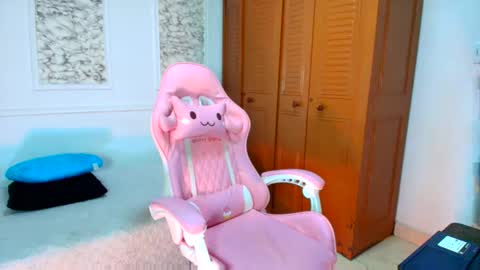 Danella Houston online show from 11/19/25, 01:11