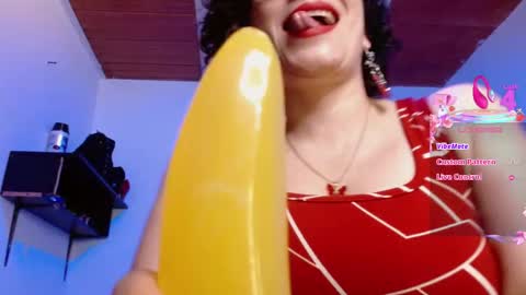 Snapshot of daneshka_naughty chatting on 10/04/25, 12:30 DANESHKA online show from 10/04/25, 12:30