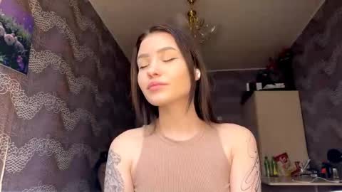 I am Kimi ntmu online show from 04/28/26, 11:26