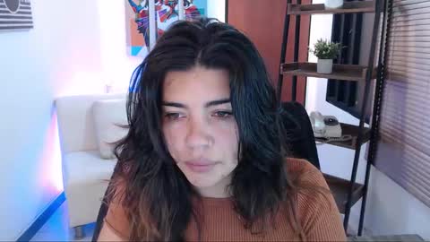 Veronica online show from 10/09/25, 10:57