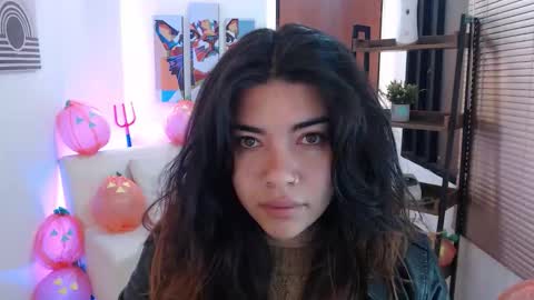 Veronica online show from 10/29/25, 10:39