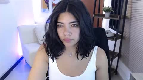 Veronica online show from 12/15/25, 11:14