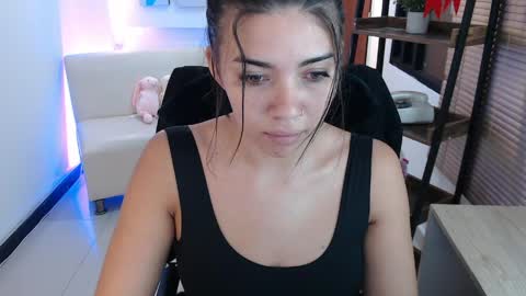 Veronica online show from 04/24/26, 12:07