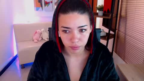 Veronica online show from 04/25/26, 11:46