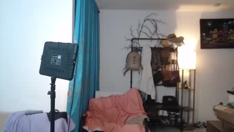 Snapshot of dani_brown19 chatting on 06/18/26, 05:30 dani_brown19 online show from 06/18/26, 05:30