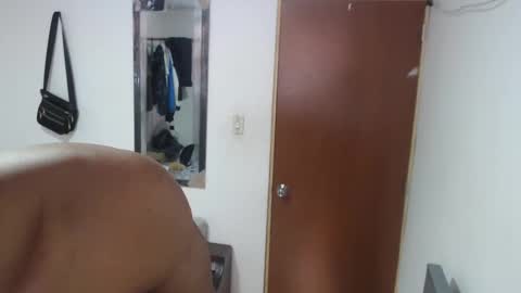 dani_browx online show from 12/17/25, 06:47