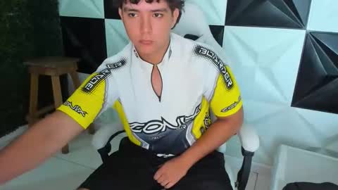 dani_cumboy online show from 12/21/25, 02:46