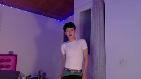 Snapshot of dani_dancer chatting on 02/05/26, 11:42 Dani Dancer online show from 02/05/26, 11:42