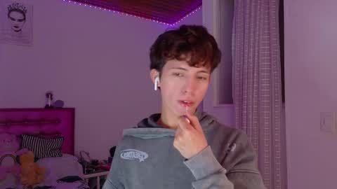 Snapshot of dani_dancer chatting on 03/07/26, 12:07 Dani Dancer online show from 03/07/26, 12:07