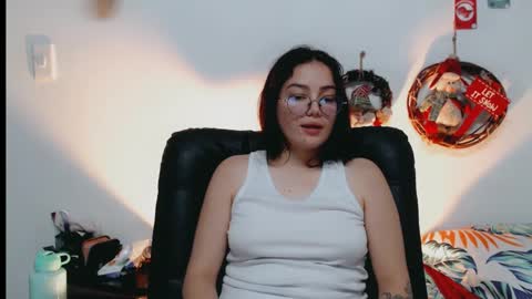 Snapshot of dani_jocelyn chatting on 12/21/24, 01:26 dani y jocelyn online show from 12/21/24, 01:26