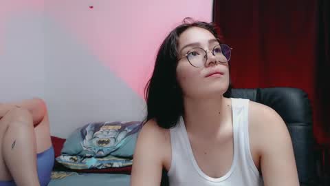 Snapshot of dani_jocelyn chatting on 02/16/25, 07:05 dani y jocelyn online show from 02/16/25, 07:05