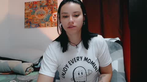 Snapshot of dani_jocelyn chatting on 03/01/25, 02:13 dani y jocelyn online show from 03/01/25, 02:13