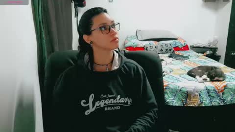 Snapshot of dani_jocelyn chatting on 09/18/25, 06:43 dani y jocelyn online show from 09/18/25, 06:43