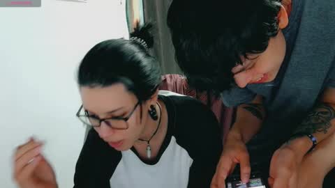 Snapshot of dani_jocelyn chatting on 09/30/25, 07:19 dani y jocelyn online show from 09/30/25, 07:19