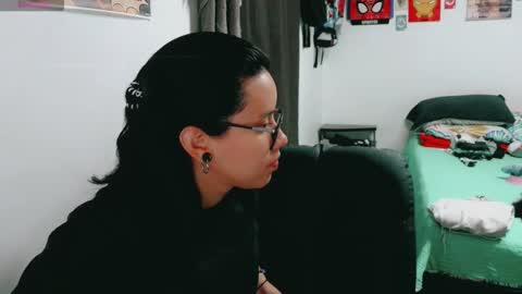 Snapshot of dani_jocelyn chatting on 10/01/25, 07:42 dani y jocelyn online show from 10/01/25, 07:42