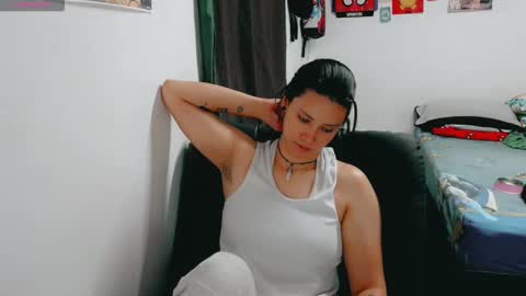 Snapshot of dani_jocelyn chatting on 10/12/25, 07:35 dani y jocelyn online show from 10/12/25, 07:35