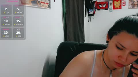 Snapshot of dani_jocelyn chatting on 10/27/25, 06:01 dani y jocelyn online show from 10/27/25, 06:01