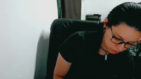 Snapshot of dani_jocelyn chatting on 12/05/25, 08:16 dani y jocelyn online show from 12/05/25, 08:16