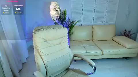 Snapshot of dani_kittys chatting on 06/15/26, 08:38 dani_kittys online show from 06/15/26, 08:38