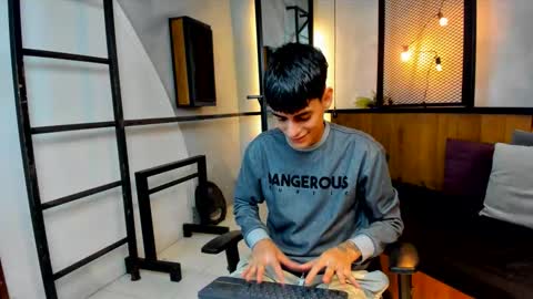 dani_mc online show from 11/23/25, 11:54