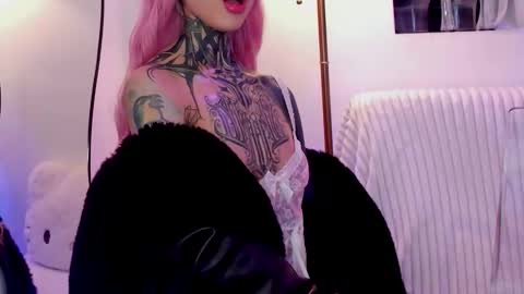 Dani online show from 12/04/25, 11:46