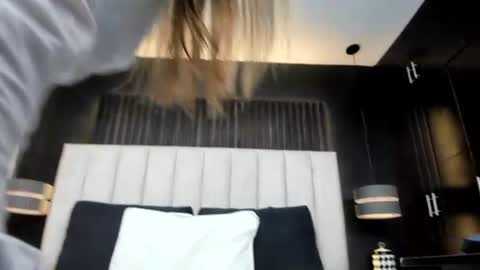 Snapshot of dania_moore_ chatting on 06/10/26, 08:08 JANE online show from 06/10/26, 08:08