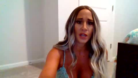 Snapshot of danibrass1 chatting on 05/04/26, 02:35 DaniBrass1 online show from 05/04/26, 02:35