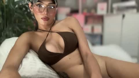 Snapshot of danica_walton chatting on 01/08/25, 06:20 danica_walton online show from 01/08/25, 06:20