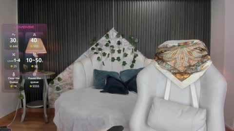  Daniela  online show from 12/01/25, 08:36