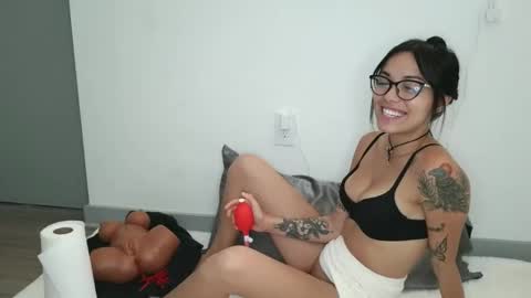 danidivina777 online show from 06/03/26, 10:48