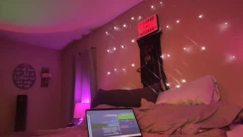 Snapshot of danidragon69 chatting on 01/10/25, 10:17 Dani Dragon online show from 01/10/25, 10:17