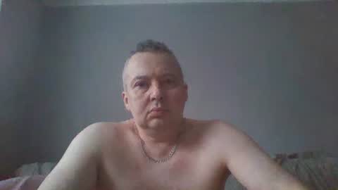 Snapshot of daniel0028 chatting on 12/22/24, 11:54 dan online show from 12/22/24, 11:54