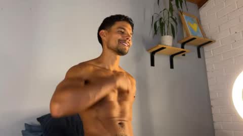 Snapshot of daniel0910s chatting on 01/27/25, 01:05 Daniel online show from 01/27/25, 01:05