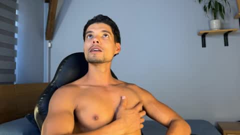 Snapshot of daniel0910s chatting on 02/01/25, 07:02 Daniel online show from 02/01/25, 07:02