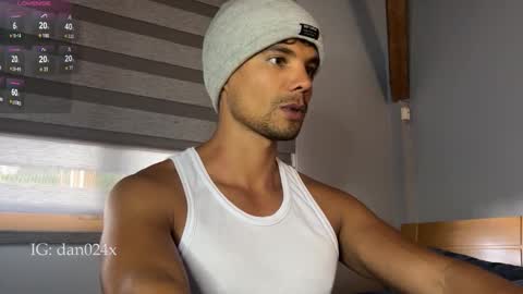 Snapshot of daniel0910s chatting on 11/15/25, 07:10 Daniel online show from 11/15/25, 07:10