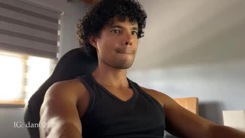 Snapshot of daniel0910s chatting on 12/18/25, 05:52 Daniel online show from 12/18/25, 05:52