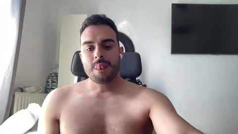 Snapshot of daniel_3827 chatting on 06/11/26, 08:45 daniel_3827 online show from 06/11/26, 08:45