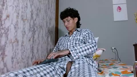 daniel_deluxx online show from 04/13/26, 12:49