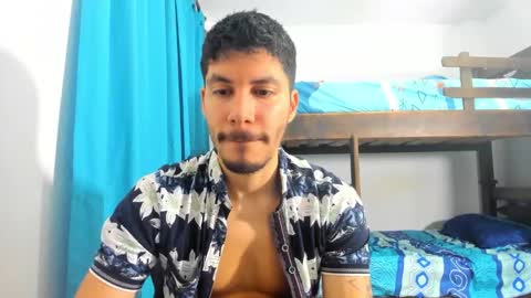 Snapshot of daniel_sexy77 chatting on 10/31/25, 01:17 Daniel sexy77 online show from 10/31/25, 01:17