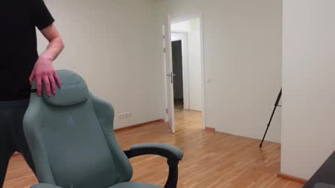 Snapshot of daniel_shawn chatting on 02/15/26, 06:59 DANIEL SHAWN online show from 02/15/26, 06:59