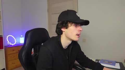 Snapshot of daniel_shawn chatting on 02/22/26, 06:06 DANIEL SHAWN online show from 02/22/26, 06:06