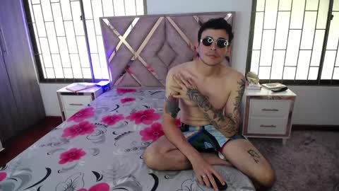 daniel_velez26 online show from 05/11/26, 06:38