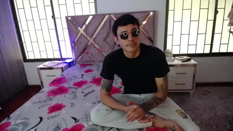 daniel_velez26 online show from 05/12/26, 01:41