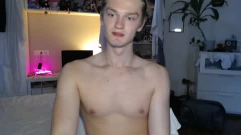 Snapshot of daniel_yumm chatting on 06/28/26, 04:07 Daniel online show from 06/28/26, 04:07