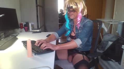 Snapshot of daniela69i chatting on 02/18/25, 07:54 newcumer online show from 02/18/25, 07:54